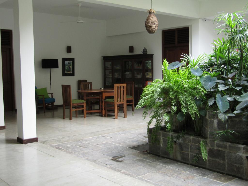 The Mirror Mansion Hotel Rajagiriya Luaran gambar