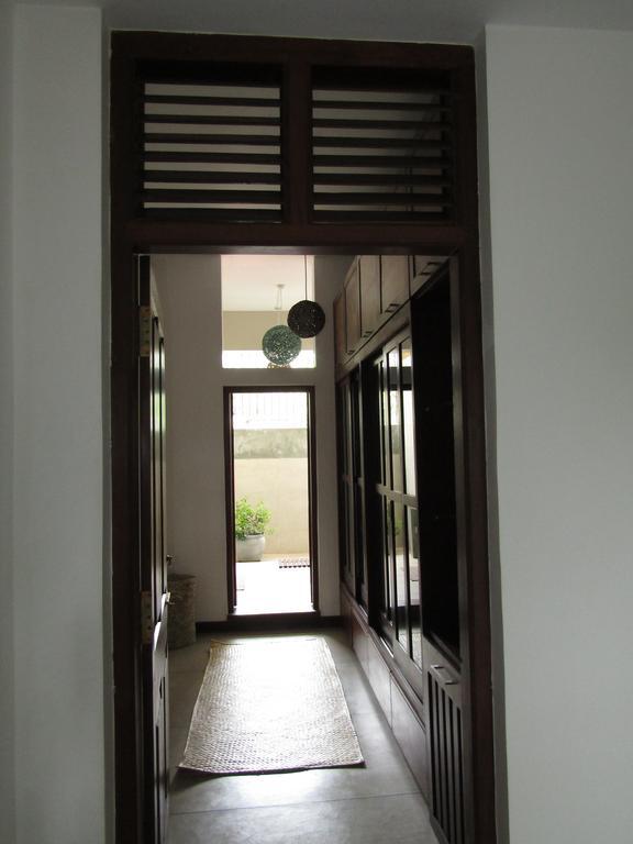 The Mirror Mansion Hotel Rajagiriya Luaran gambar